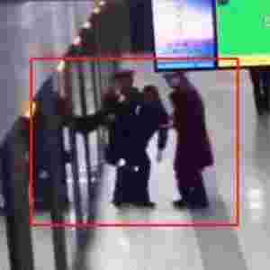 ���FС�籧�г˿� С�绯������ˮ��Ӣ�¾���