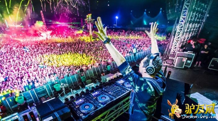 �F˹�� ����3900�f��Ԫ