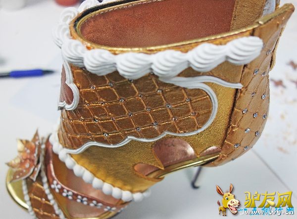 �������F�߸�Ь 1000���w�@ʯ�Ƕ����